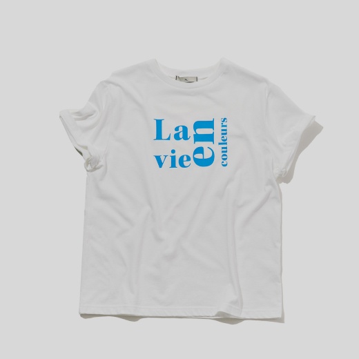 ノードセンス特集の「PARIS MOOD」のモアアイテムNo.9のN.のロゴプリントTシャツの置き画像